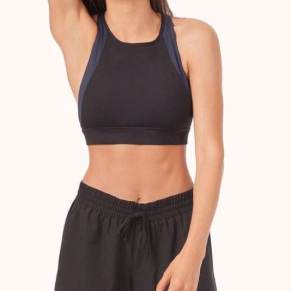 LIVELY high-neck sports bra